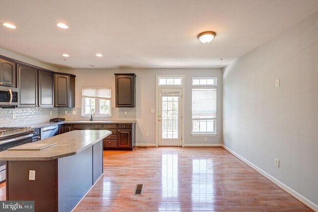 Foto del edificio - 4503 Hidden Stream Ct