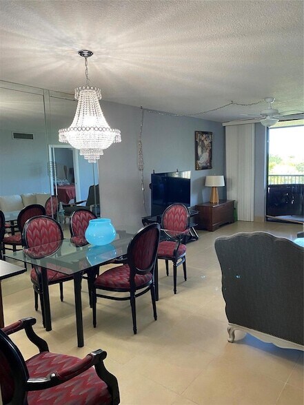 Foto del edificio - 100 NW 76th Ave