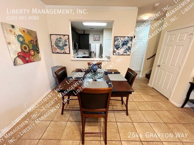 Foto del edificio - Lovely 2-Story, 3 bedroom, 2 bath Townhous...