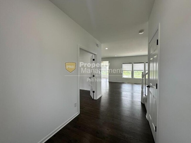 Building Photo - 5647 Burr Ridge Circle