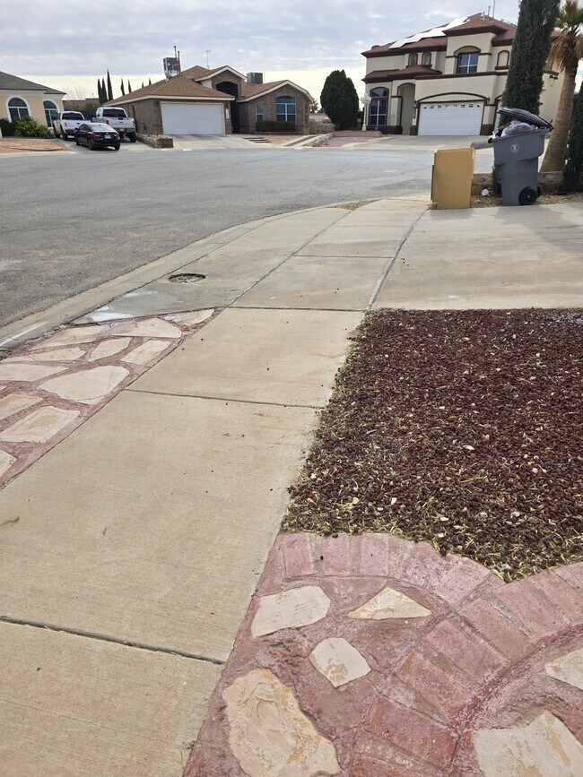 Foto del edificio - 3213 Tierra Ave Pl