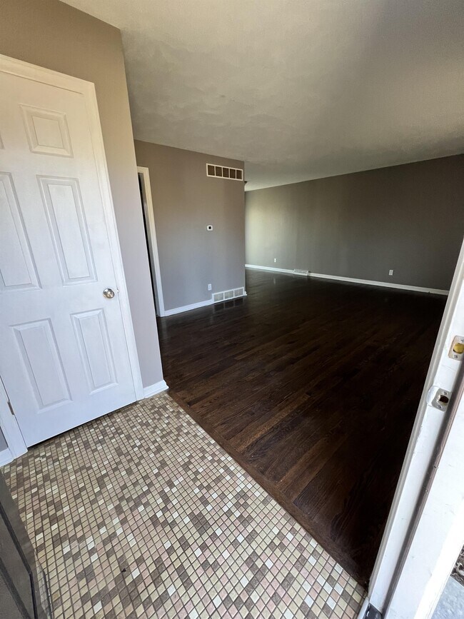Foto del edificio - 13121 Ashland Ave