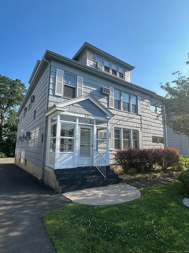 Primary Photo - 777 Farmington Ave