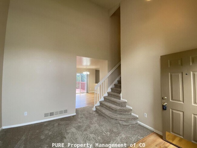 Foto del edificio - 2215 Gold Dust Ln