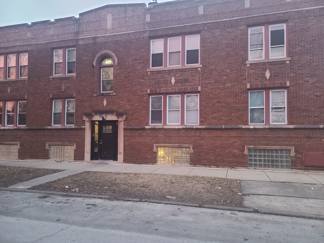 Foto principal - 1252 W 88th St