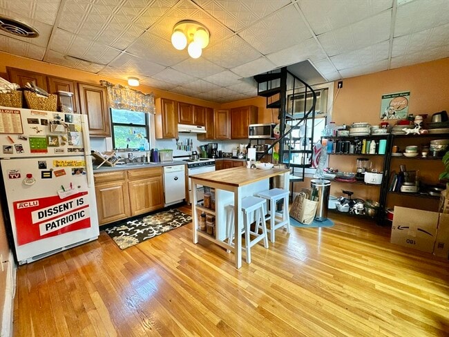 Foto del edificio - 512 Centre St