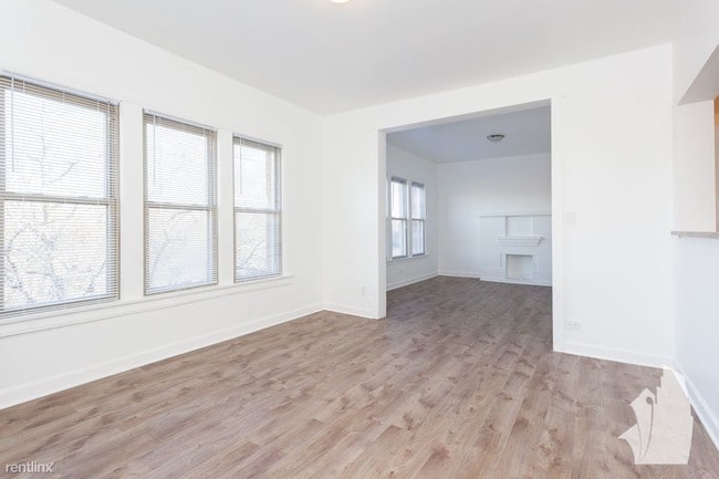 Building Photo - 4840 N Sacramento Ave