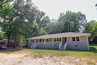 Building Photo - 516 Dacian Rd