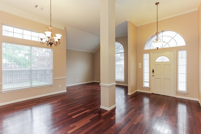 Building Photo - 1510 Lost Creek Dr