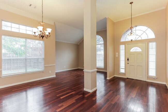 Foto del edificio - 1510 Lost Creek Dr