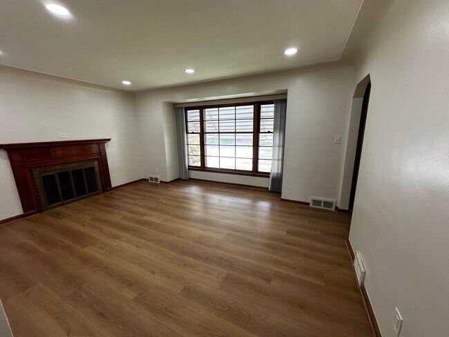 Foto del edificio - 24940 Cherry Hill St