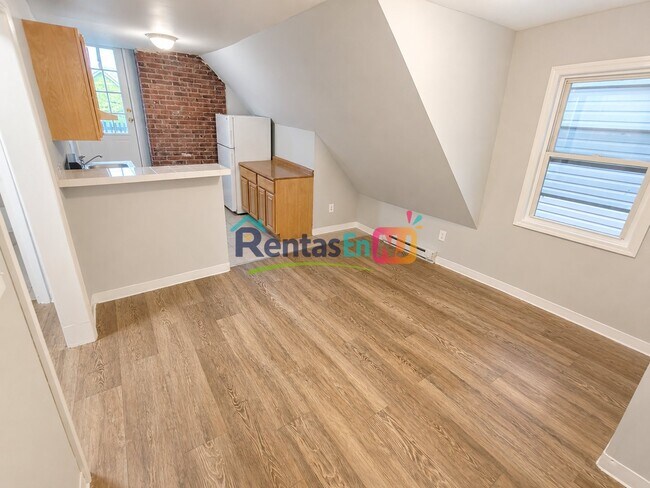 Foto del edificio - 214 Littleton Ave