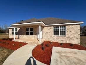 Building Photo - 130 Hunington Cir