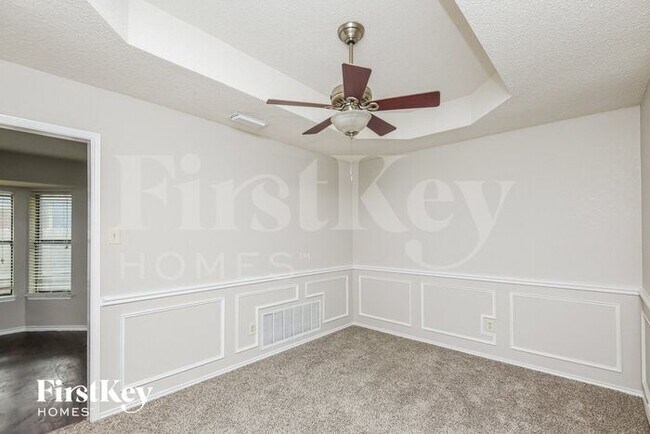 Building Photo - 3915 Wrentham Dr