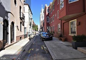 Building Photo - 2110 Sansom St