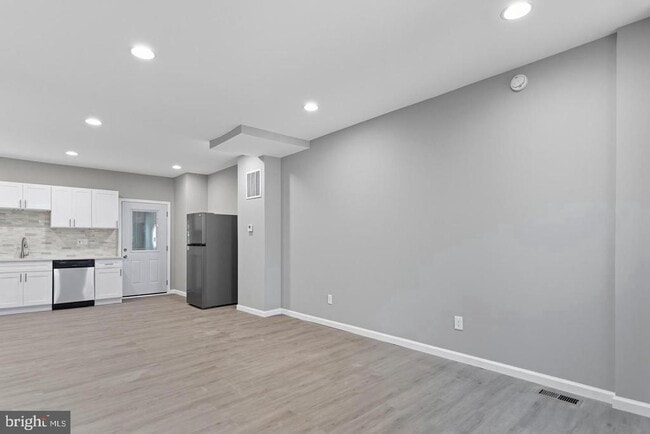 Foto del edificio - 809 Pontiac Ave