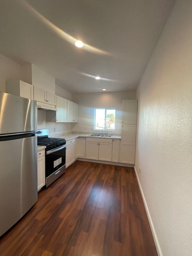 Building Photo - Wonderful ADU  -COMING SOON-JANUARY 2026 with separate entrance from main home