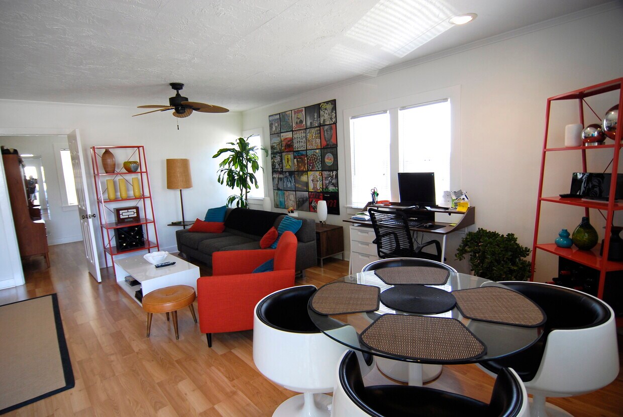 Living / Dining room - 200 Longfellow Ave
