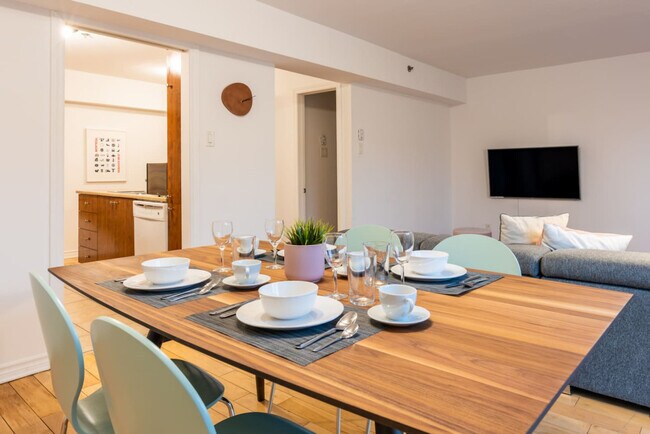 Building Photo - 1407 Rue Aylwin