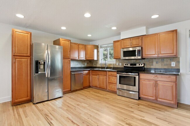 Building Photo - 17256 E Prentice Dr