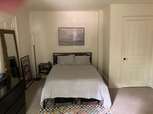 bedroom - 221 W Sibley St