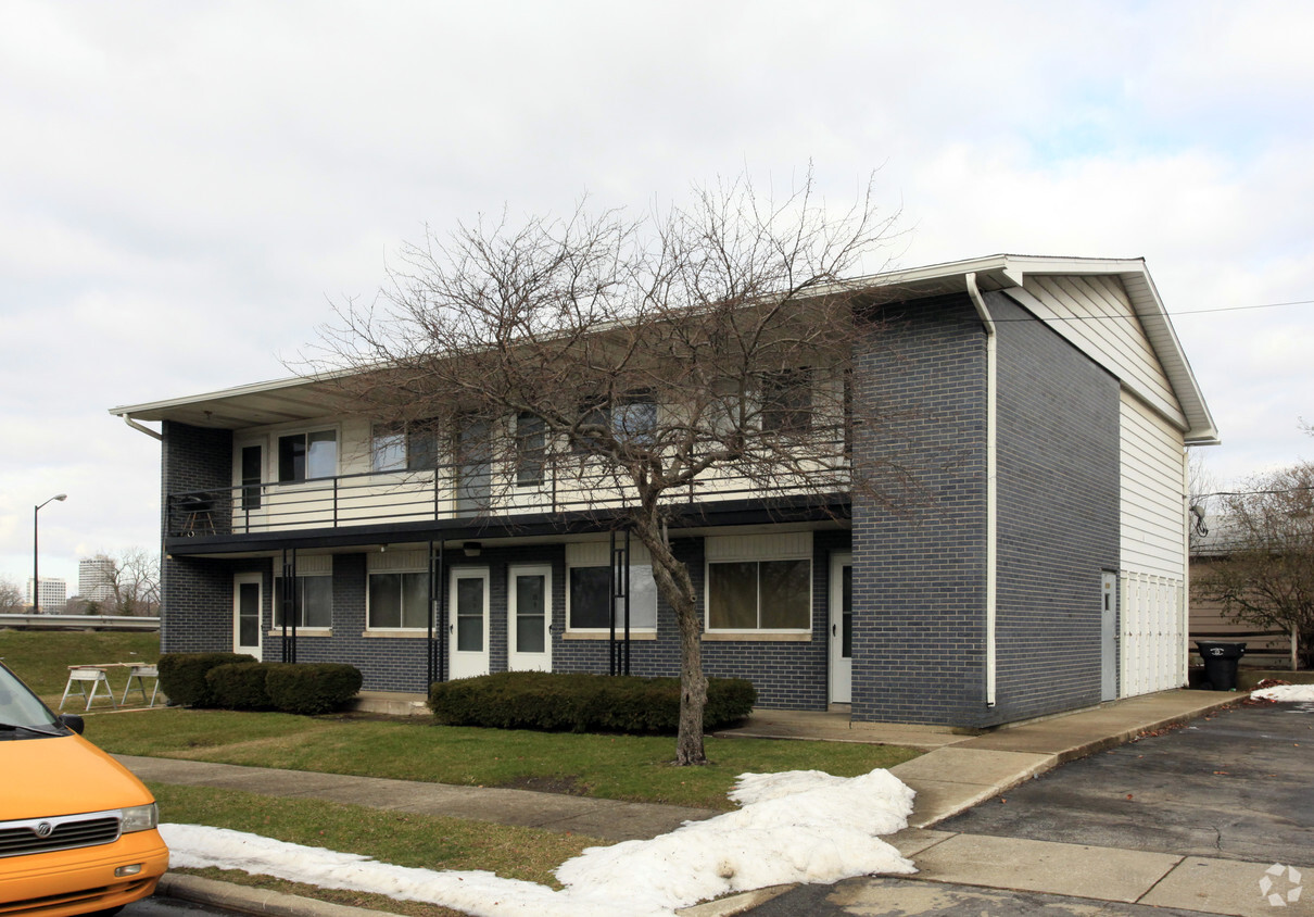 Building Photo - 1101 E Bronson St