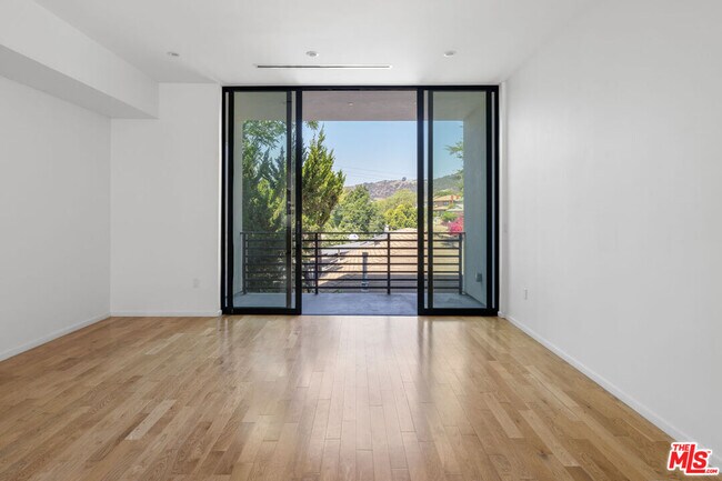 Foto del edificio - 1411 Roca Ln