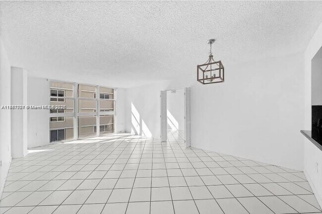 Foto del edificio - 1228 West Ave