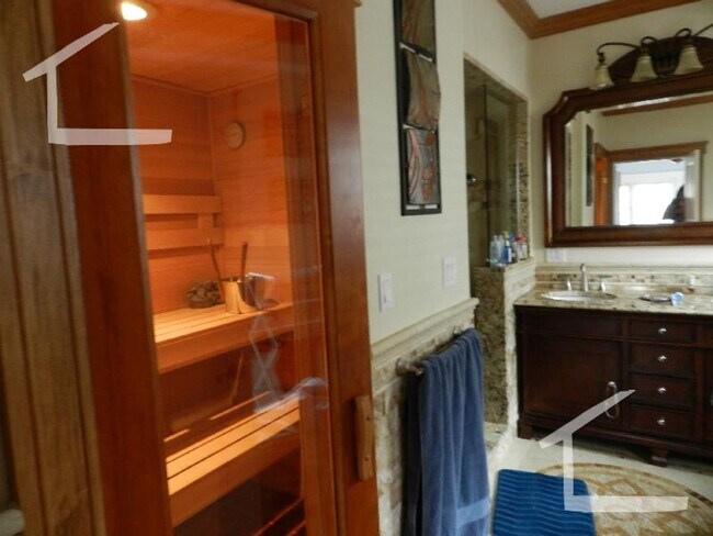 Foto del edificio - 3-Bath + 4-BED Oak Square Brighton JUNE2026