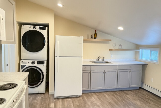 Building Photo - 11 Webster Ave