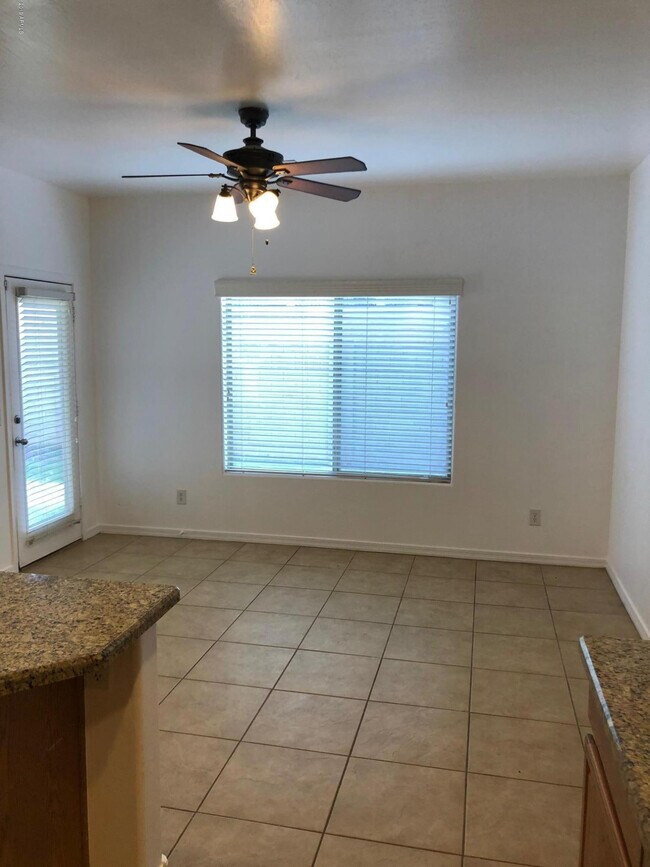 Foto del edificio - 16741 W Tether Trail