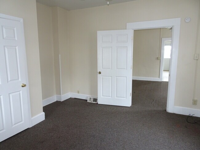Living room - 1211 W 15th St