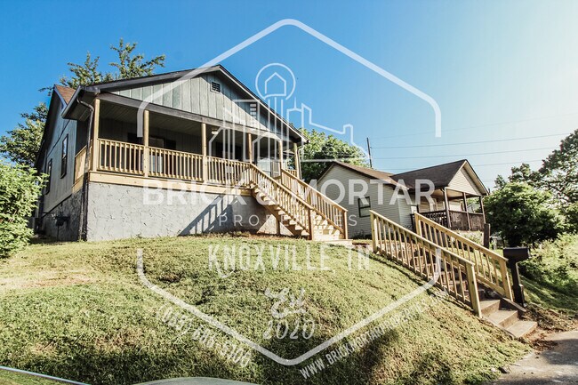 Building Photo - 815 W Oak Hill Ave