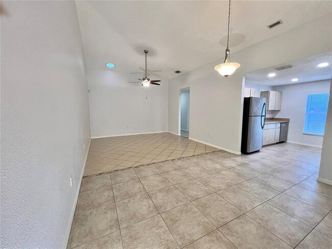 Building Photo - 7469 Pond Cir