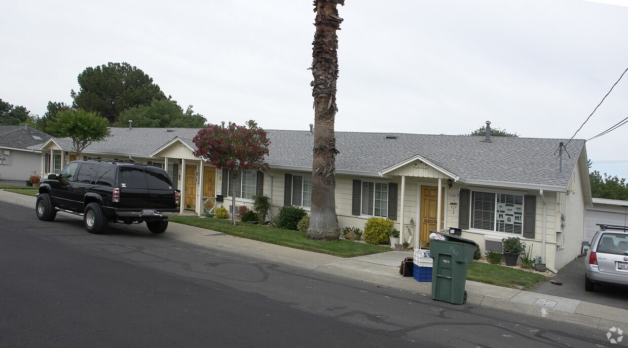 Building Photo - 1457 Carleton Dr