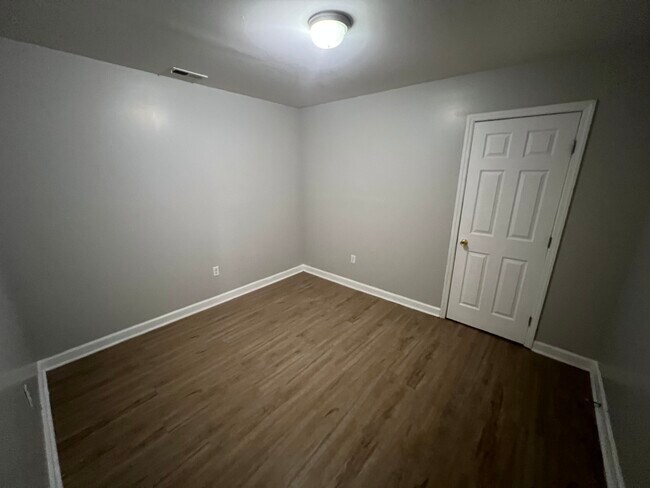 Building Photo - 130 Avalon Ct