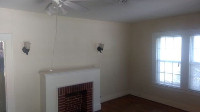 Building Photo - 408 Austin Oaks Cir