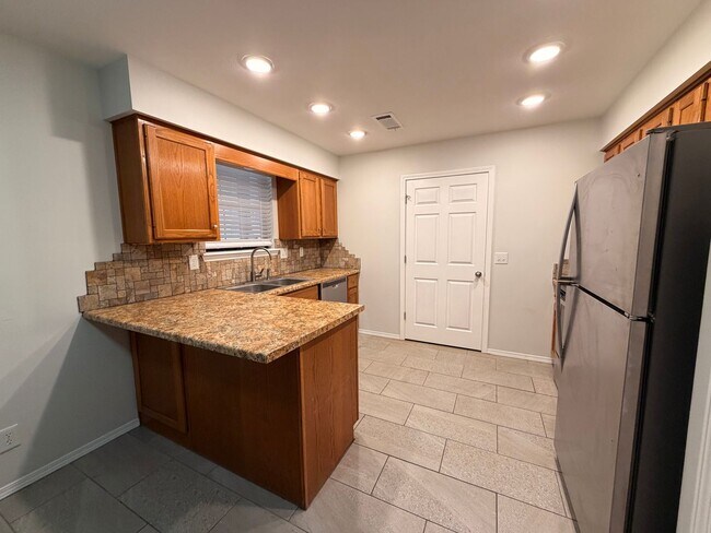 Foto del edificio - This home is a perfect blend of comfort and functionality, making it an ideal choice for those se...