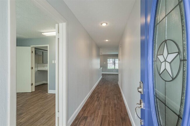 Building Photo - 11902 Brook Meadows Ln