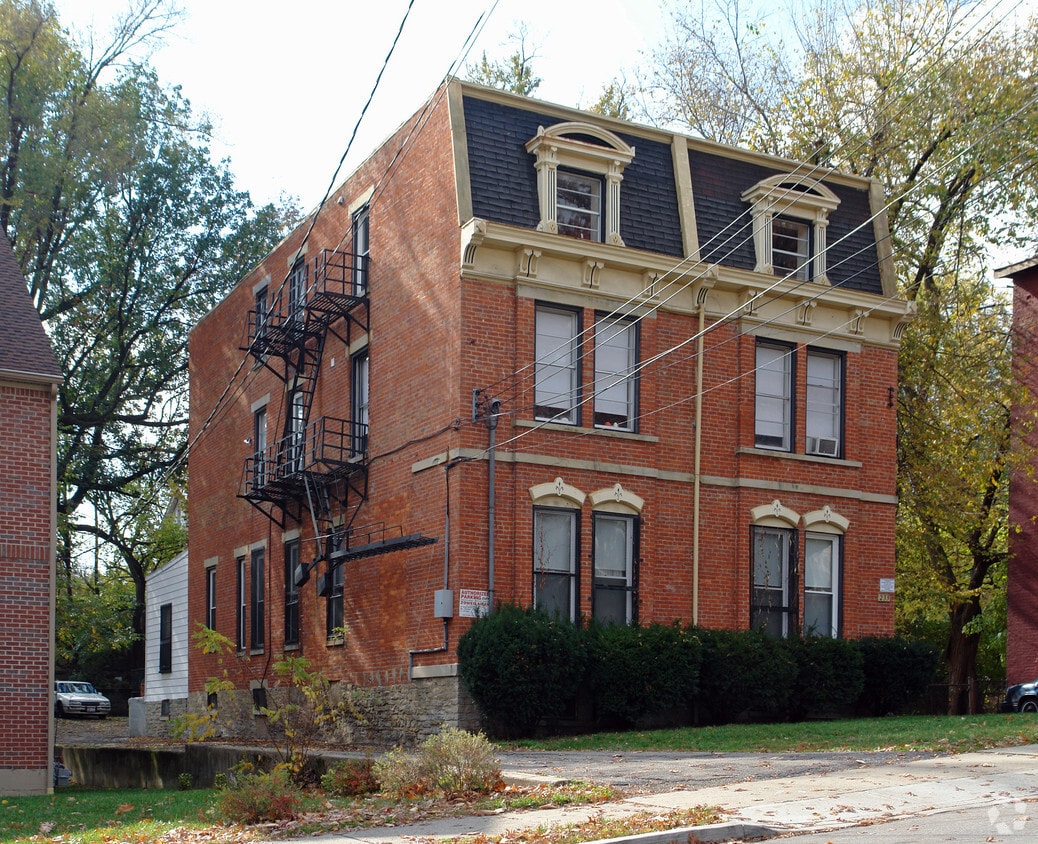 Primary Photo - 233 McGregor Ave