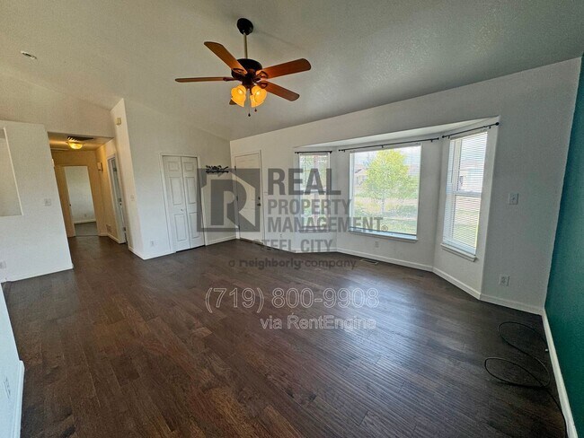 Building Photo - 1456 Gem Dr