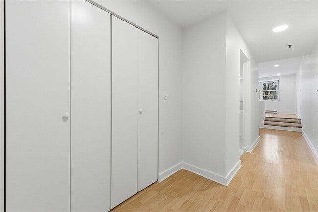 Building Photo - 30 Monument Sq