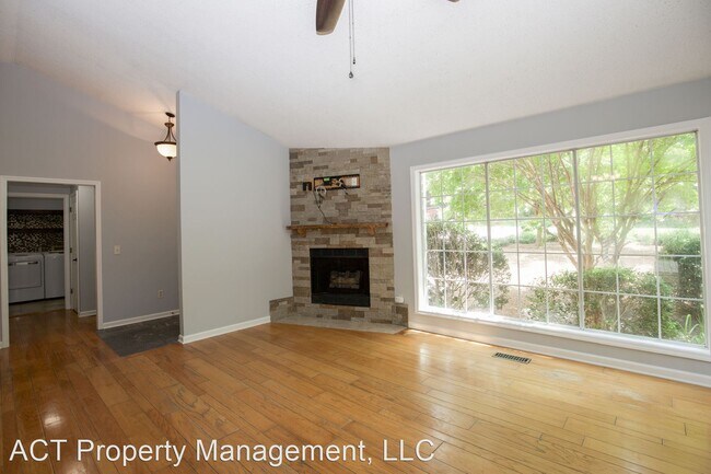 Foto del edificio - 3 br, 2 bath House - 405 Spring Lake Drive