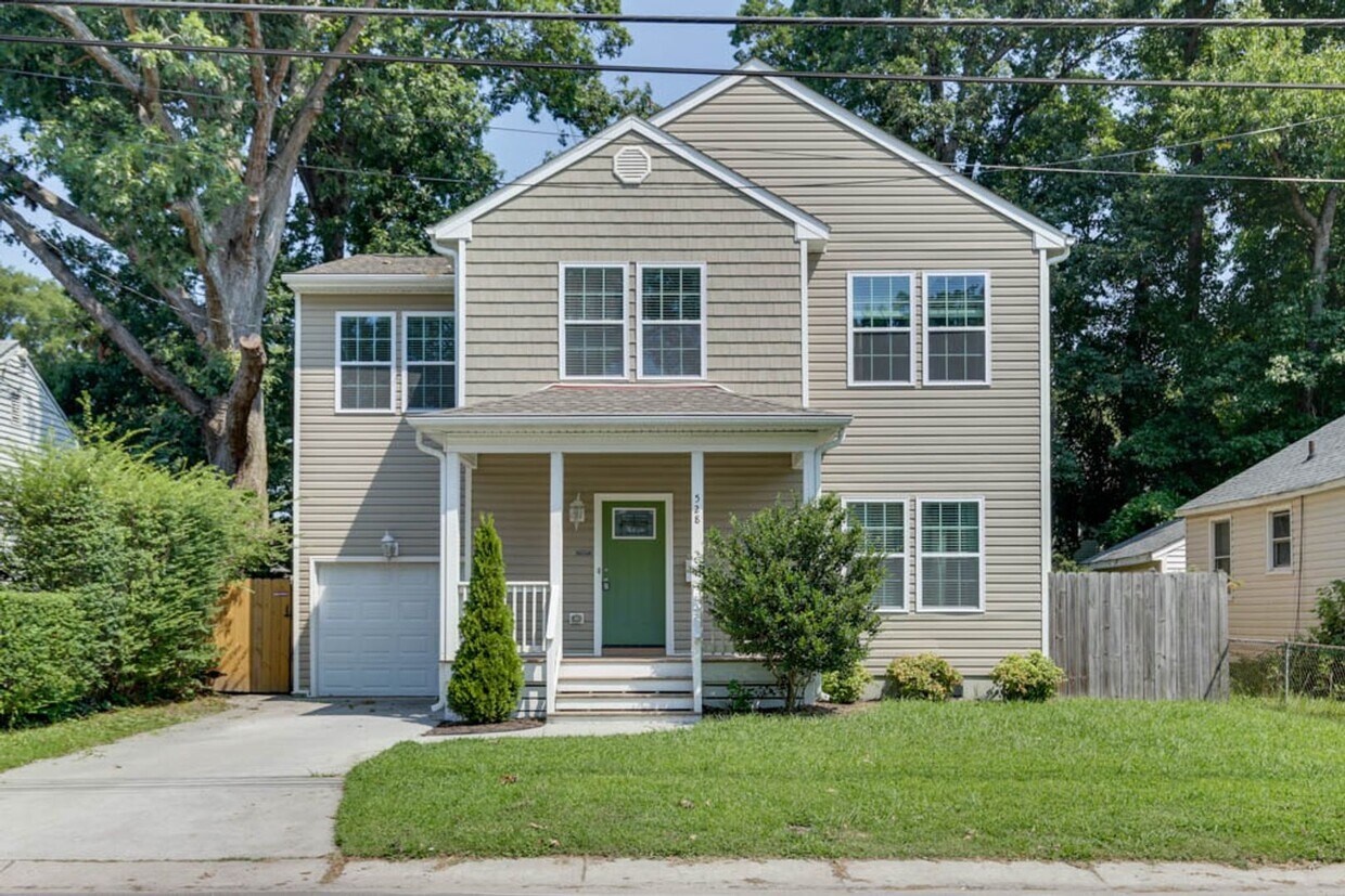 Foto principal - Beautiful Home For Rent in Ocean View!