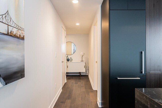 Building Photo - 1288 St Saint-Antoine