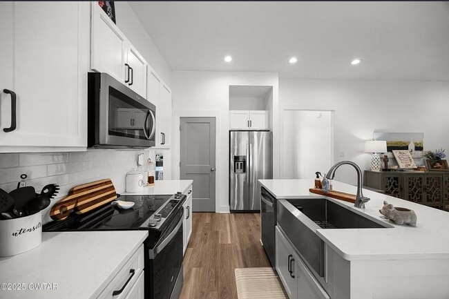 Foto del edificio - 32 Kingston Crk Dr