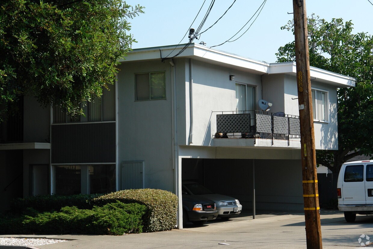 Building Photo - 860 Prospect Row