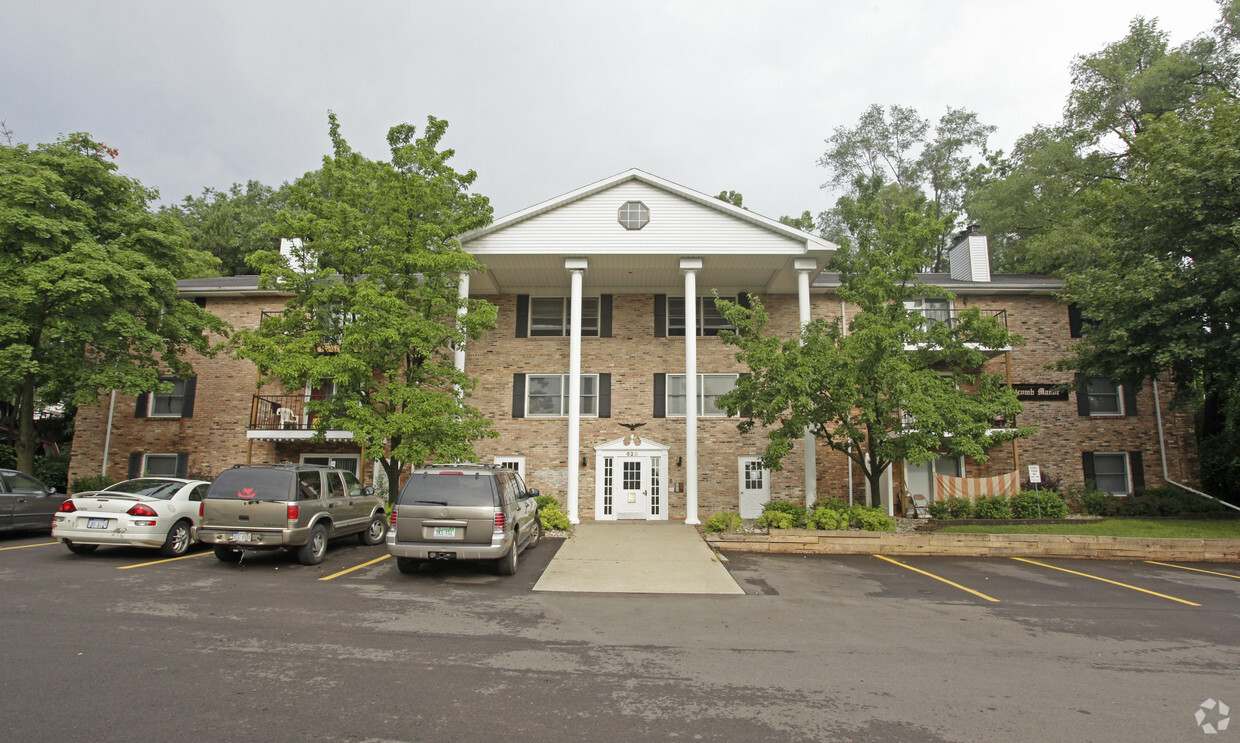 Foto del edificio - Whitcomb Manor
