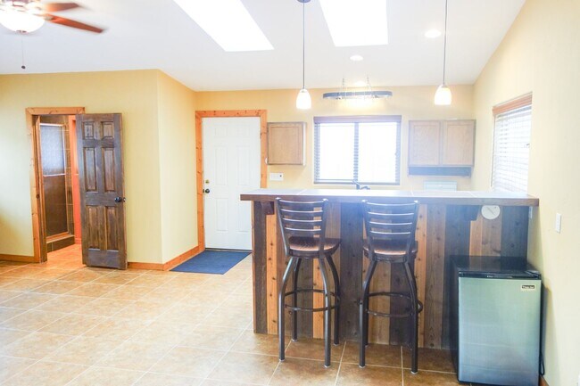 Foto del edificio - 330 Wilderness Dr