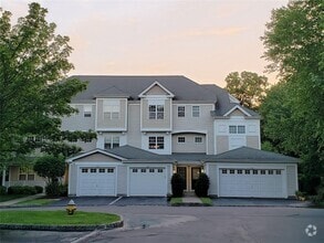 Building Photo - 123 Northview Ct